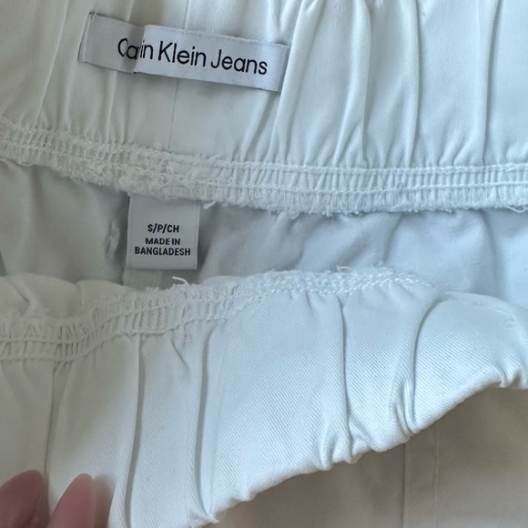 Woman’s short - Picture 3 of 3